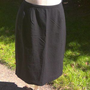 Anne Taylor Size 6 Light-weight 96% Wool Black PEncil Skirt with Back Kickpleat